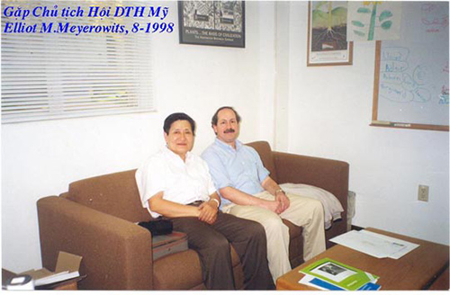 GS. Lê Đình Lương và ngài chủ tịch Hội Di truyền học Mỹ, E.M. Meyerowits, 1998